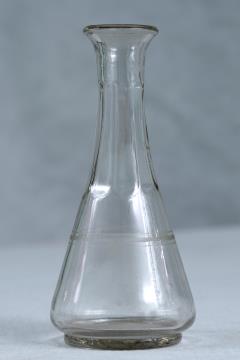 »Pol litra« – steklenica za mošt, vino, za serviranje na mizi, L'kčeva hiša, 20. st., steklo.